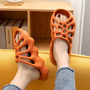 Cut-out Platform Slippers Women Men Fashion Beach Slides Soft Indoor Batrhoom Slipper Ladies Home Floor Shoes